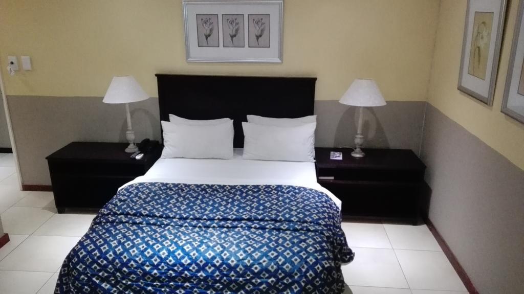 Villa Via Hotel Midrand Exterior foto