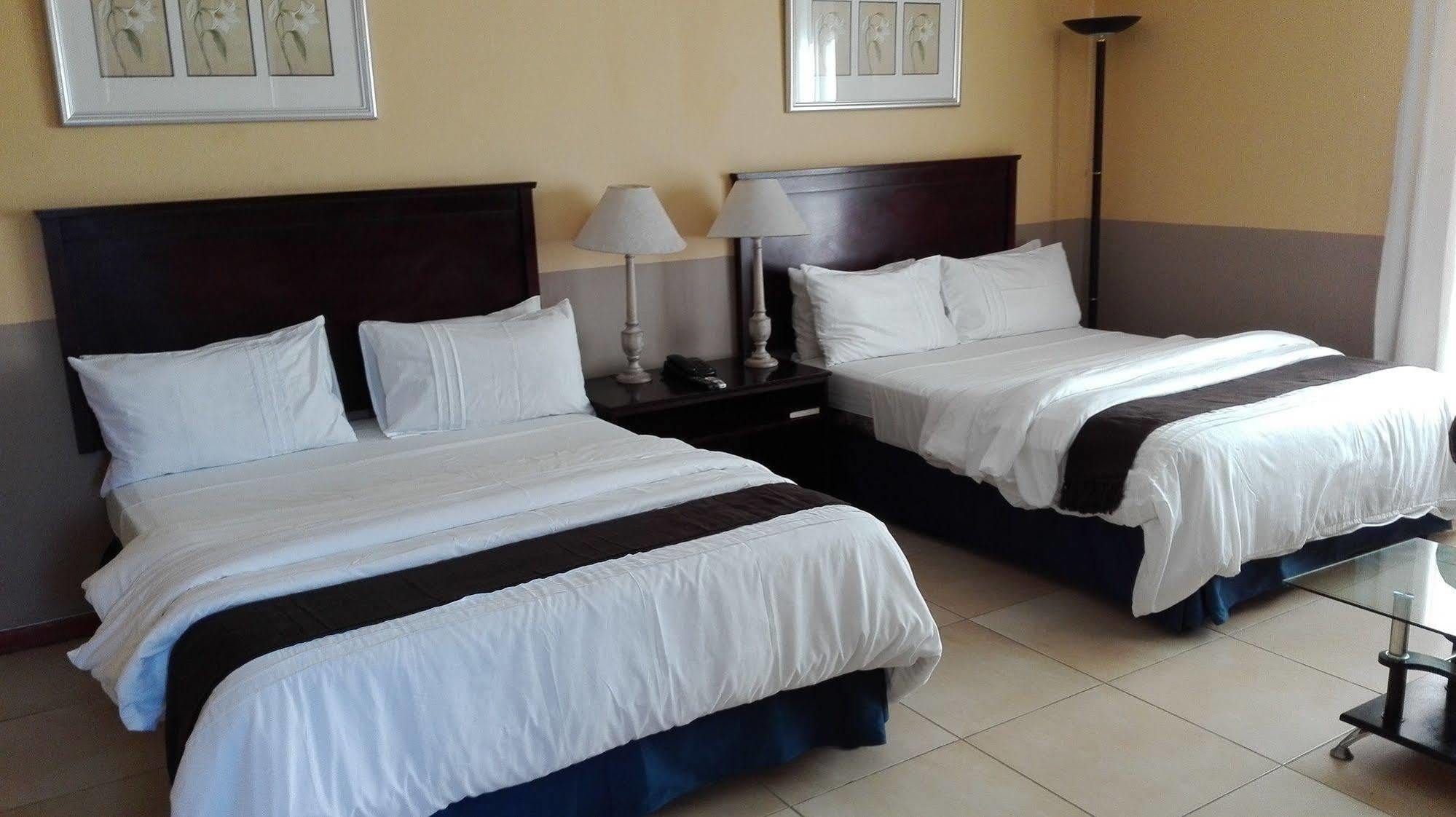 Villa Via Hotel Midrand Exterior foto
